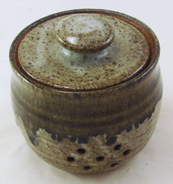 Garlic Keeper - Stony Gray with green